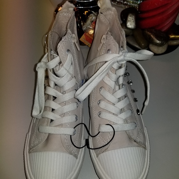 SOLD - Picture 2 of 4